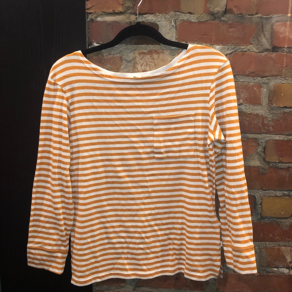 Levi’s quarter sleeve T-shirt